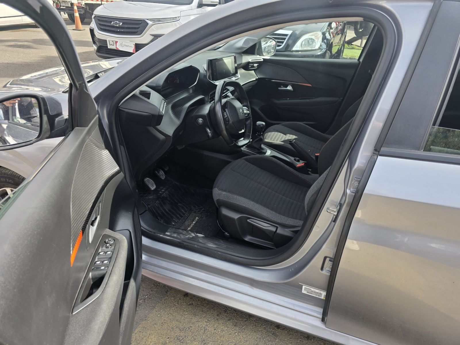 PEUGEOT  208 2021 1.5CC